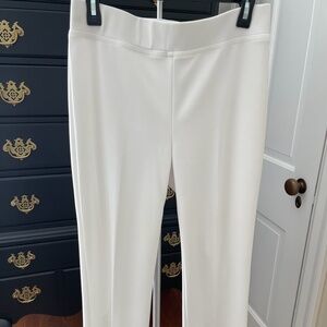 M18 - Joseph Ribkoff White knit pull on dress capri
